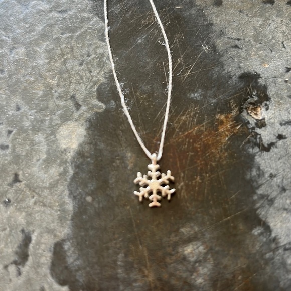 Dogeared Silver Snowflake Necklace - Picture 5 of 7